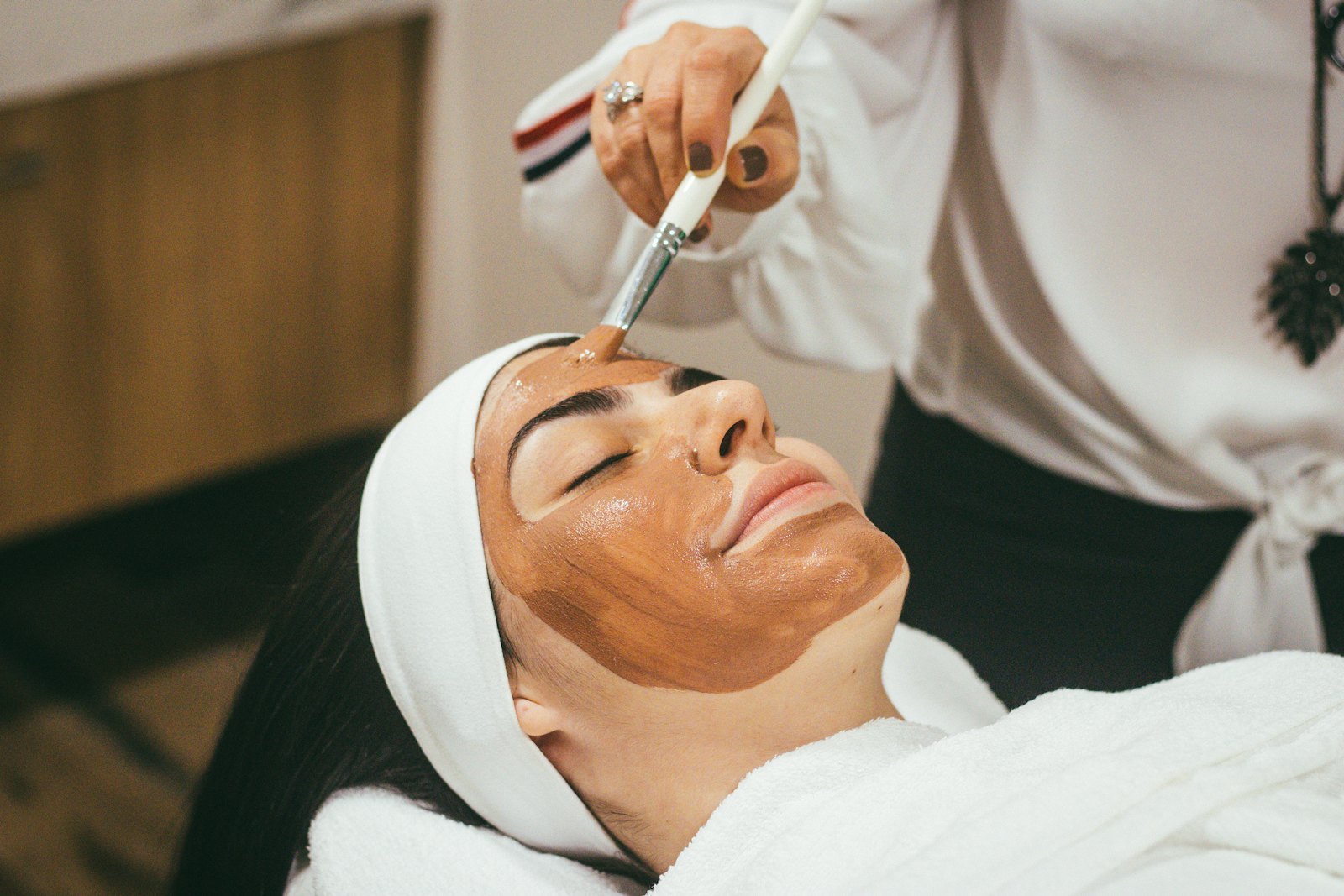 A precise fascial release at the jaw and cheek